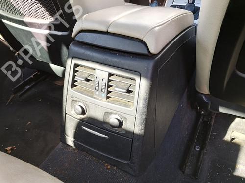 Console centrale Console centrale BMW 3 (E90) 325 d (197 hp) 33544805 33544805