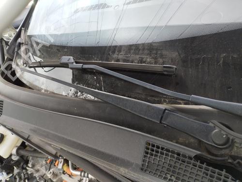 Used Front windshield wiper arm RENAULT ZOE (BFM_) ZOE (88 hp) 27041196