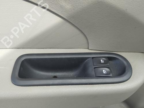 Interrupteur de vitre avant gauche RENAULT TWINGO II (CN0_) 1.2 16V (CN04, CN0B) (75 hp) 28519161