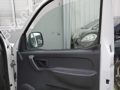 Høyre foran lås PEUGEOT PARTNER MPV (5_, G_) 1.6 HDi 90 (90 hp) 27547633