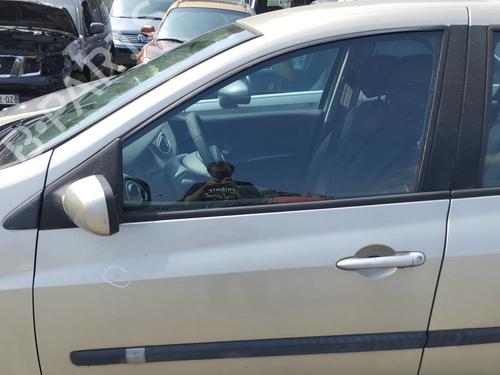 Used Left front door RENAULT CLIO III (BR0/1, CR0/1) 1.5 dCi (BR17, CR17) (86 hp) 27059233