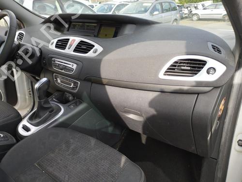 Dashboard Dashboard RENAULT SCÉNIC III (JZ0/1_) 1.5 dCi (110 hp) 35898465 35898465