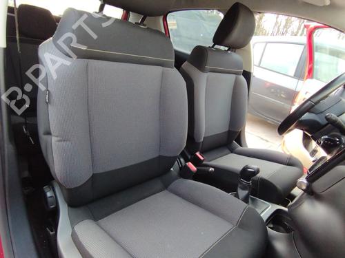 Used Right front seat CITROËN C3 III Van (SX_, SY_) BlueHDi 100 (102 hp) 31168797