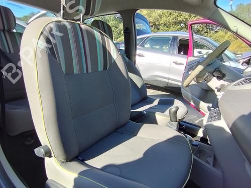 Sæde højre fortil Sæde højre fortil RENAULT TWINGO II (CN0_) 1.5 dCi 75 (75 hp) 39697514 39697514
