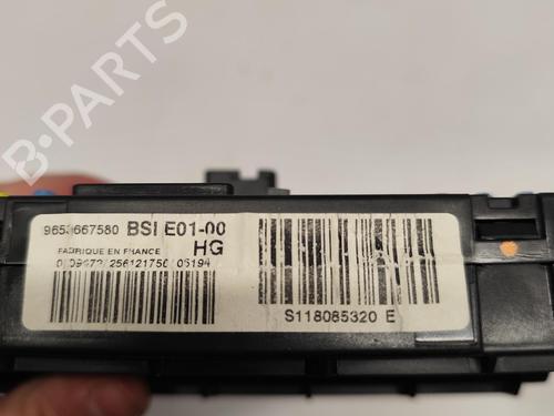 Used Fuse box Fuse box CITROËN XSARA PICASSO (N68) 2.0 HDi (90 hp) 40251071 40251071