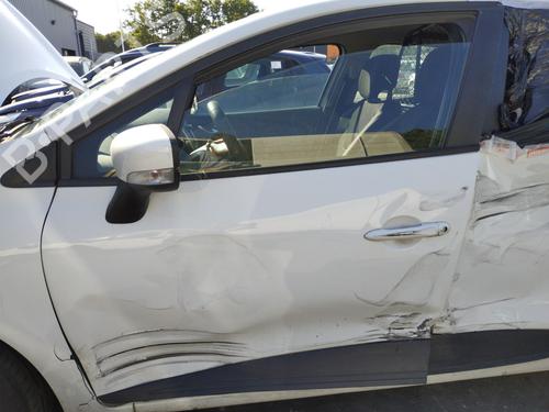 front-left-door-window-renault-clio-iv-bh_-2012-2013-2014-2015-2016-2017-2018-2019-2020-2021-37474664 main image