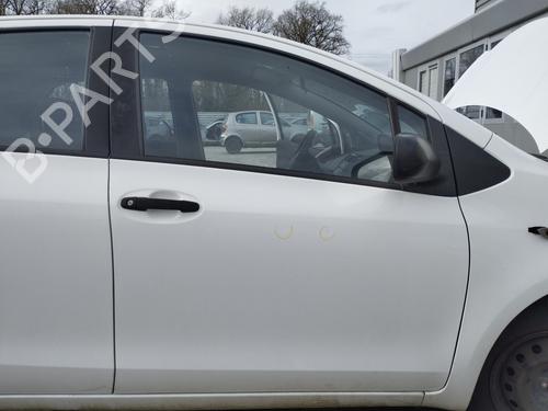 Dør højre fortil TOYOTA YARIS (_P9_) 1.4 D-4D (NLP90_, NLP90R) (90 hp) 32135398