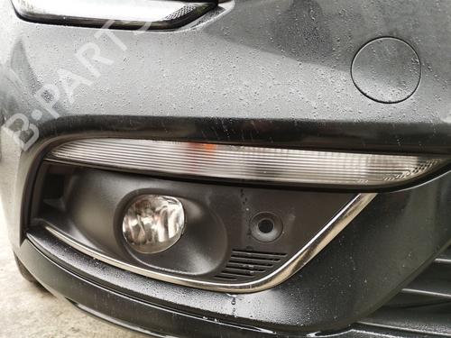 right-front-fog-light-renault-megane-iv-grandtour-k9amn_-2016-32095772 main image