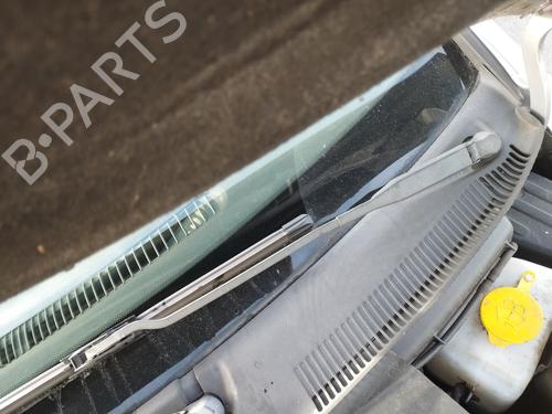 Used Front windshield wiper arm Front windshield wiper arm OPEL CORSA C (X01) 1.3 CDTI (F08, F68) (70 hp) 36021517 36021517