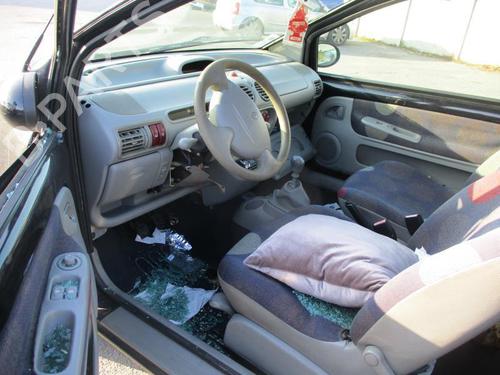 Brugte RENAULT TWINGO I Hatchback Van (S06_) 1.2 (S066, S068) 2900083