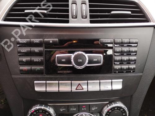 Used Radio Radio MERCEDES-BENZ C-CLASS (W204) C 180 CDI (204.000) (120 hp) 32108685 32108685