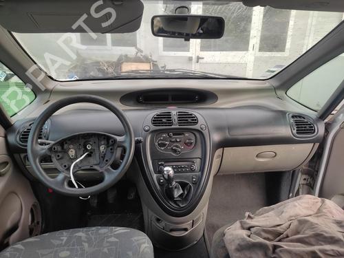 Used Dashboard CITROËN XSARA PICASSO (N68) 2.0 HDi (90 hp) 27052435