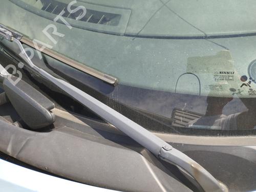 Used Front windshield wiper arm RENAULT SCÉNIC II (JM0/1_) 1.6 16V (JM1R) (112 hp) 27064464