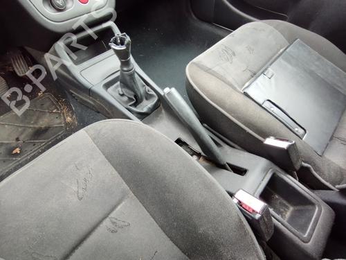 Console central PEUGEOT 306 Hatchback (7A, 7C, N3, N5) 1.9 D (69 hp) 27317444