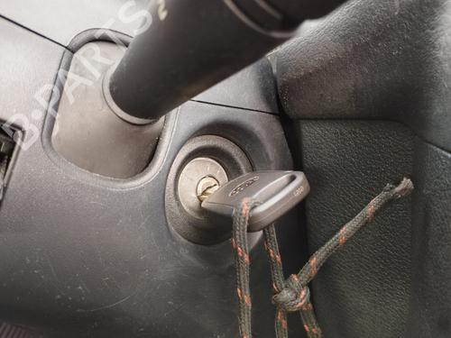 Clé de contact RENAULT CLIO II (BB_, CB_) 1.2 (BB0A, BB0F, BB10, BB1K, BB28, BB2D, BB2H, CB0A,... (58 hp) 31757166