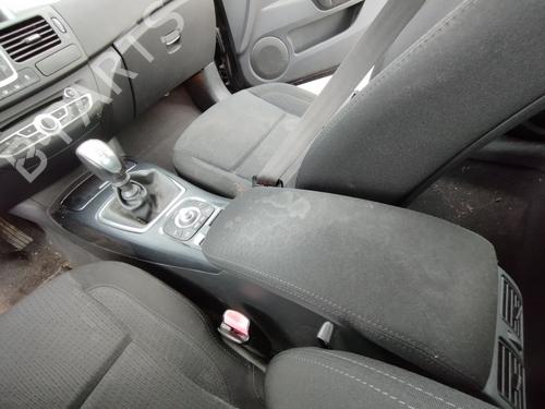 Console centrale Console centrale RENAULT LAGUNA III (BT0/1) 1.5 dCi (BT00, BT0A, BT0T, BT1J) (110 hp) 33682352 33682352