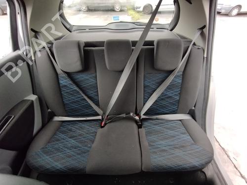 Siège arrière RENAULT CLIO III (BR0/1, CR0/1) 1.2 16V (BR02, BR0J, BR11, CR02, CR0J, CR11) (75 hp) 30774035