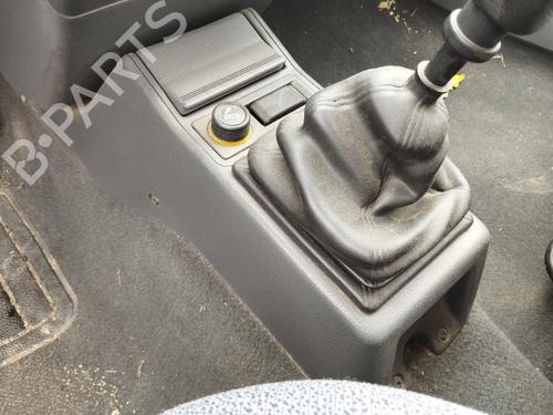 Middle console RENAULT CLIO I (B/C57_, 5/357_) 1.2 (B/C/S577) 7700826747