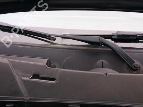 Used Front windshield wiper arm BMW 1 (E87) 118 d (143 hp) 27087569