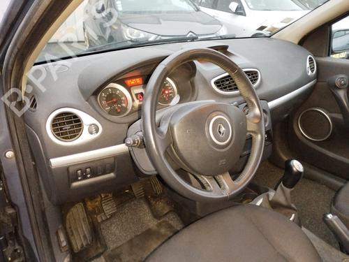 Instrumentbræt RENAULT CLIO III (BR0/1, CR0/1) 1.5 dCi (BR17, CR17) (86 hp) 31018722