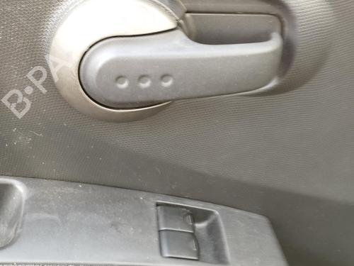 Used Front left interior door handle NISSAN MICRA III (K12) 1.2 16V (80 hp) 27068831