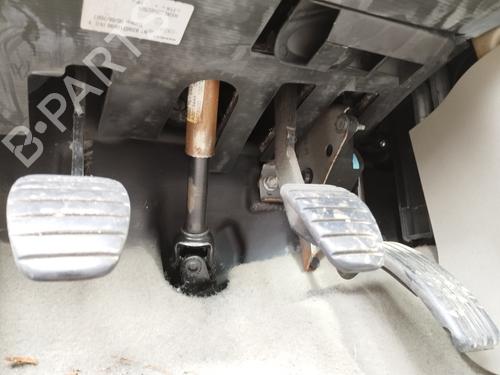 Used Steering column RENAULT CLIO III (BR0/1, CR0/1) 1.2 16V (BR0P, CR0P) (101 hp) 31133234