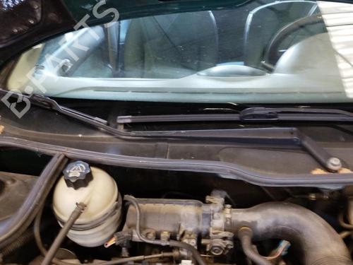 Used Front windshield wiper arm PEUGEOT 206 Hatchback (2A/C) 1.1 i (60 hp) 27044645