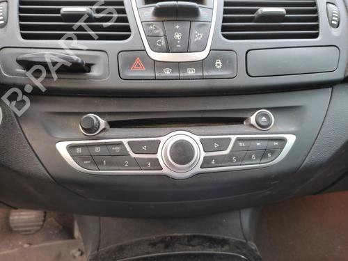 Used Radio RENAULT LAGUNA III Grandtour (KT0/1) 2.0 dCi (KT01, KT08, KT09, KT0K, KT12, KT1D, KT1W) (150 hp) 27067392