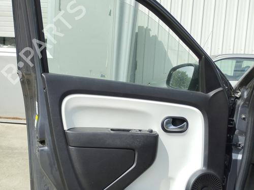 Venstre foran lås RENAULT TWINGO III (BCM_, BCA_) 0.9 TCe 95 (92 hp) 27063456