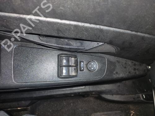 Used Left front window switch FIAT GRANDE PUNTO (199_) 1.2 (65 hp) 27077242