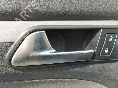 Used Front left interior door handle VW TOURAN (1T3) 1.6 TDI (105 hp) 28195481