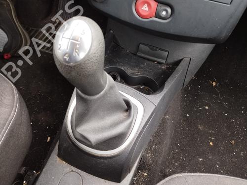 Used Gear lever RENAULT CLIO III (BR0/1, CR0/1) 1.5 dCi (C/BR0G, C/BR1G) (68 hp) 27048809