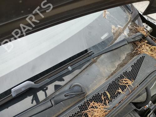 Used Front windshield wiper arm PEUGEOT 5008 II (MC_, MJ_, MR_, M4_) 1.5 BlueHDi 130 (MCYHZJ, MCYHZR, MCYHZX) (131 hp) 27072822