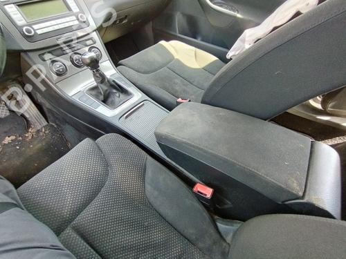 Console centrale Console centrale VW PASSAT B6 Variant (3C5) 1.9 TDI (105 hp) 34368163 34368163