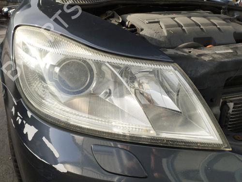 Used Right headlight SKODA OCTAVIA II (1Z3) 2.0 TDI RS (170 hp) 31974287