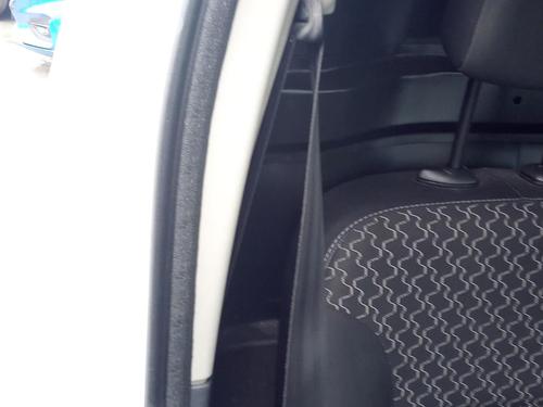 front-right-seatbelt-renault-kangoo-express-fw01_-2008-32386941 main image