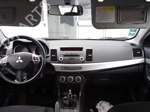 Instrumentbræt MITSUBISHI LANCER VIII Sportback (CX_A) 2.0 DI-D (CX8A) (140 hp) 27077860