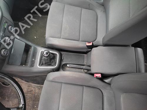 Used Middle console Middle console VW GOLF PLUS V (5M1, 521) 1.9 TDI (105 hp) 27062415 27062415