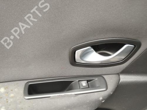 Venstre bak invendig håndtak RENAULT MEGANE III Hatchback (BZ0/1_, B3_) 1.9 dCi (BZ0N, BZ0J) (131 hp) 27089405
