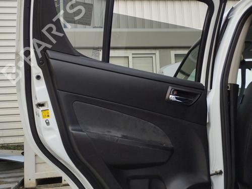 Fechadura trás esquerda SUZUKI SWIFT IV (FZ, NZ) 1.2 (AZH412, ZC72S) (94 hp) 31629857