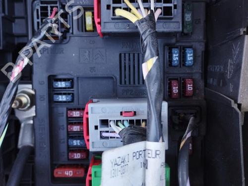 Used Fuse box Fuse box PEUGEOT PARTNER Box Body/MPV (5_, G_) 2.0 HDi (90 hp) 39518413 39518413