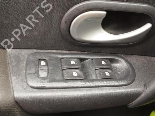 Used Left front window switch RENAULT CLIO III (BR0/1, CR0/1) 1.4 16V (98 hp) 27088250