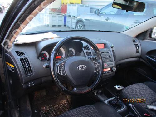 Left front fog light KIA CEE'D SW (ED) 1.6 CRDi 115 | BP27067039C30 - Image 8
