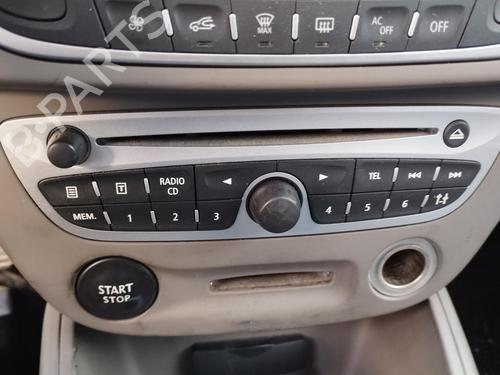 Used Card reader RENAULT MEGANE III Grandtour (KZ0/1) 1.5 dCi (KZ09, KZ0D, KZ1G, KZ29, KZ14, KZ1W, KZ10, KZ1F,... (110 hp) 27074837
