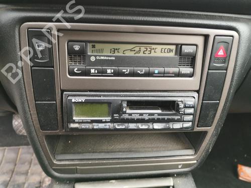 AC Styreenhet / Manøvreringsenhet VW PASSAT B5 (3B2) 1.9 TDI (110 hp) 27071443