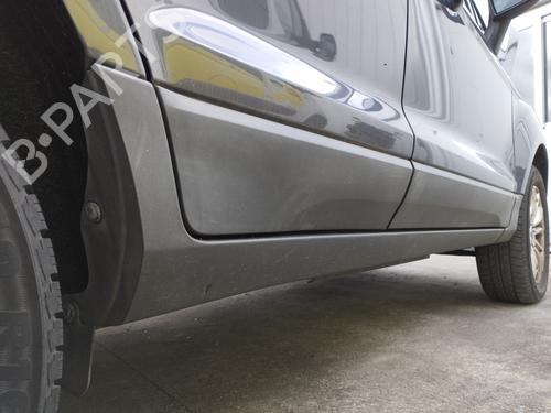 Høyre side kjol FORD ECOSPORT 1.0 EcoBoost (125 hp) 33113093