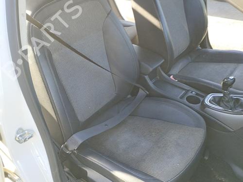 Used Armrest / Center console Armrest / Center console OPEL ASTRA H (A04) [2004-2014] 33701044 33701044