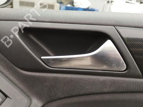 Maneta interior delantera derecha VW GOLF VI (5K1) 2.0 TDI (110 hp) 31659829