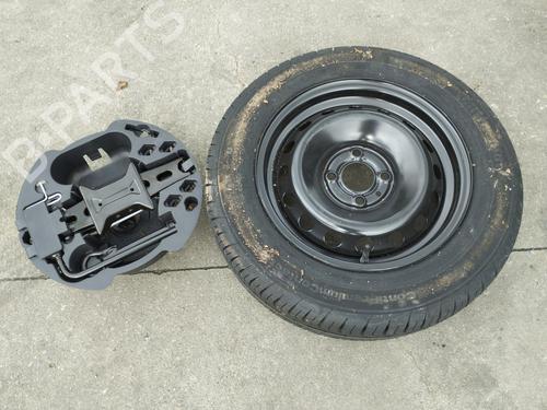 Used Jack Kit RENAULT TWINGO II (CN0_) 1.2 16V (CN04, CN0B) (75 hp) 28839702