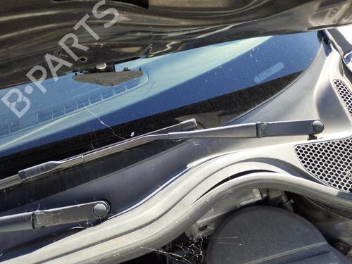 Used Front windshield wiper arm AUDI A1 Sportback (8XA, 8XF) 1.4 TFSI (122 hp) 28976482